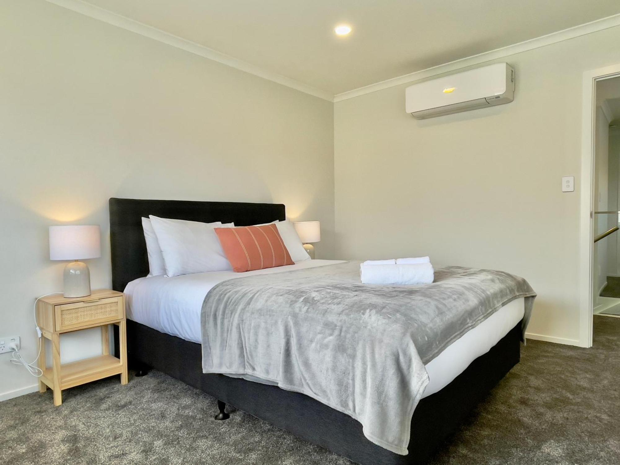 Sky Stars Brand-New Comfortable 3 & 4-Bedroom Houses Auckland Extérieur photo